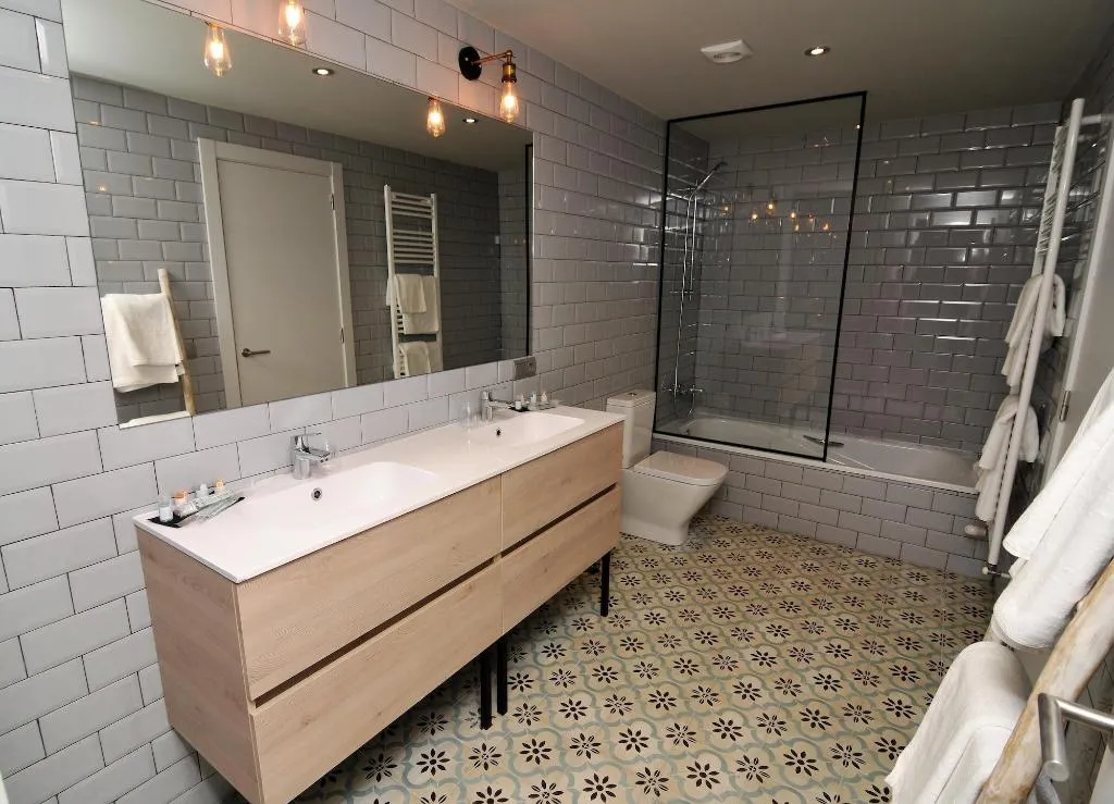Room, Cims de Camprodon, Barcelona