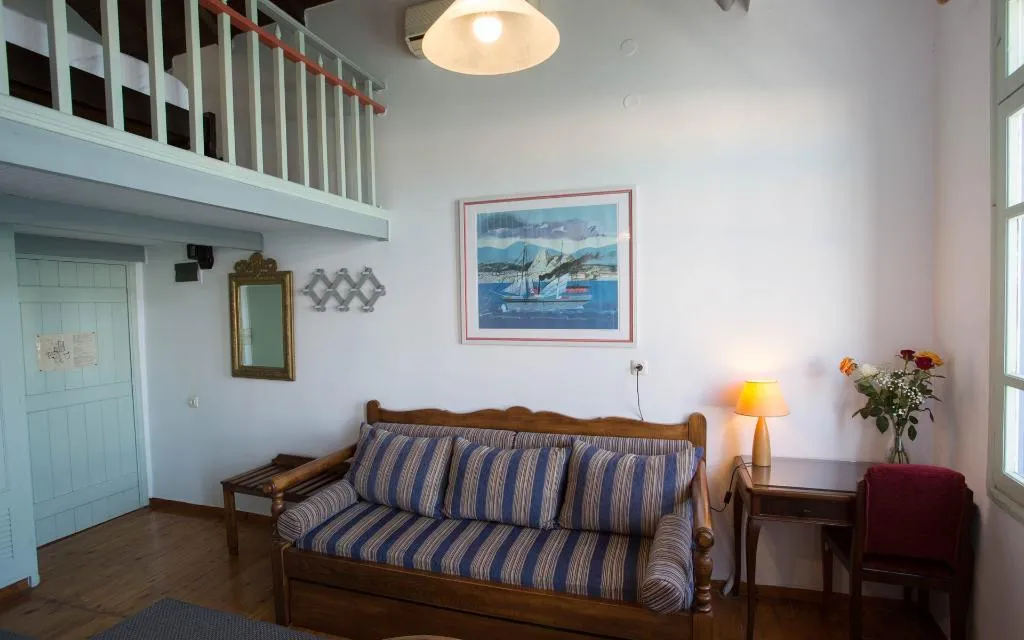 Room, Nostos, Crete