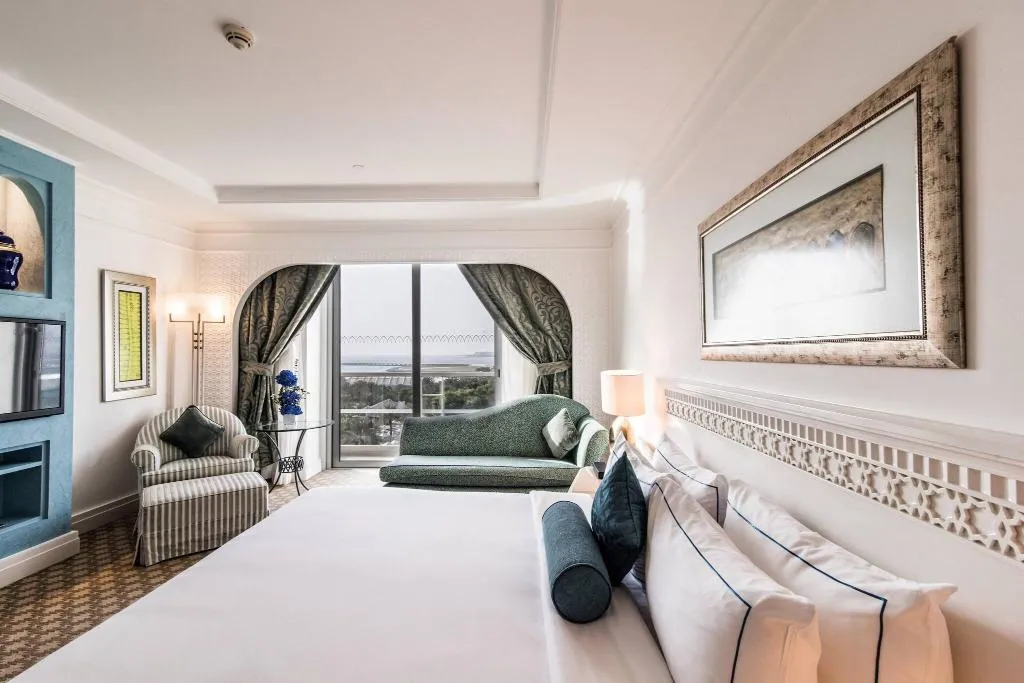 Room, Habtoor Grand Resort, Autograph Collection, Dubai