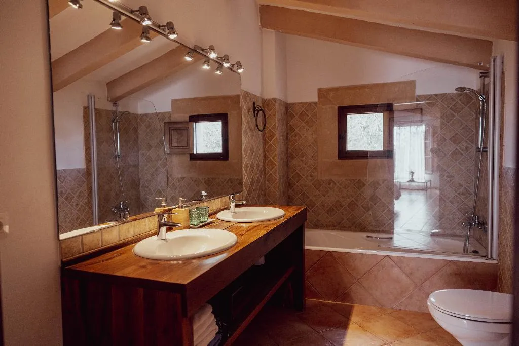 JUNIOR SUITE STANDARD Room, Ecoagroturismo Can Feliu, Majorca