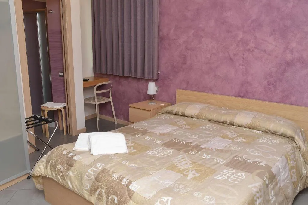 Room, San Marciano, Catania
