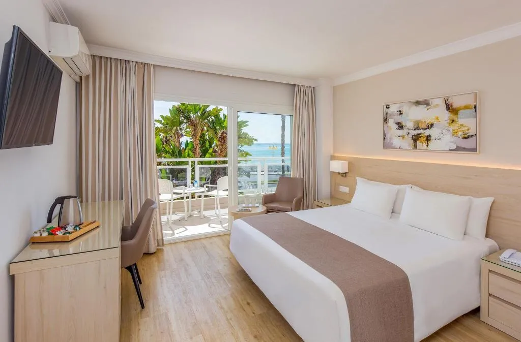 Room, Hotel Las Arenas Affiliated by Meliá, Costa Del Sol