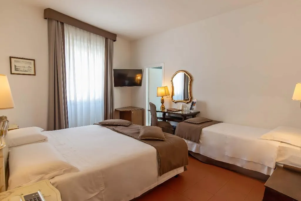 TRIPLE STANDARD Room, Machiavelli Palace, Florence