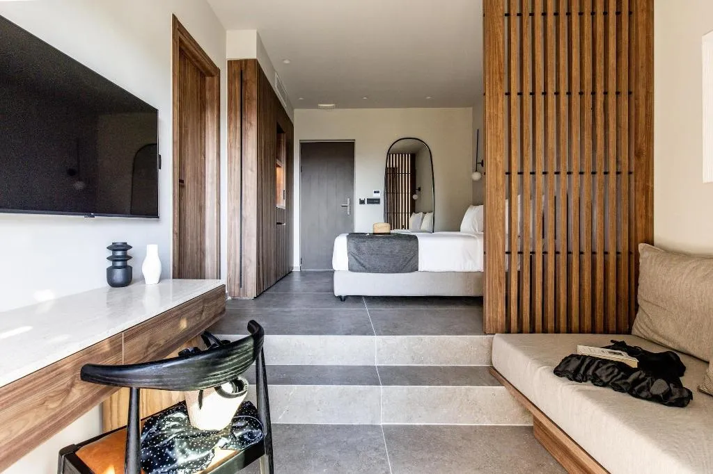 Room, Elios Hill - Sun Kissed Happiness, Crete
