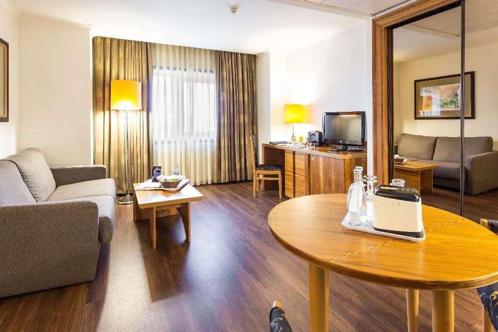 Room, Radisson Blu Hotel, Lisbon, Lisbon