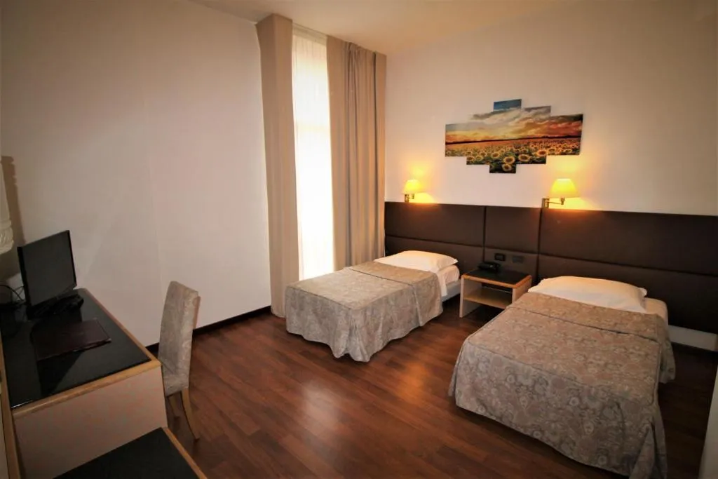 TWIN STANDARD Room, Minerva, Florence