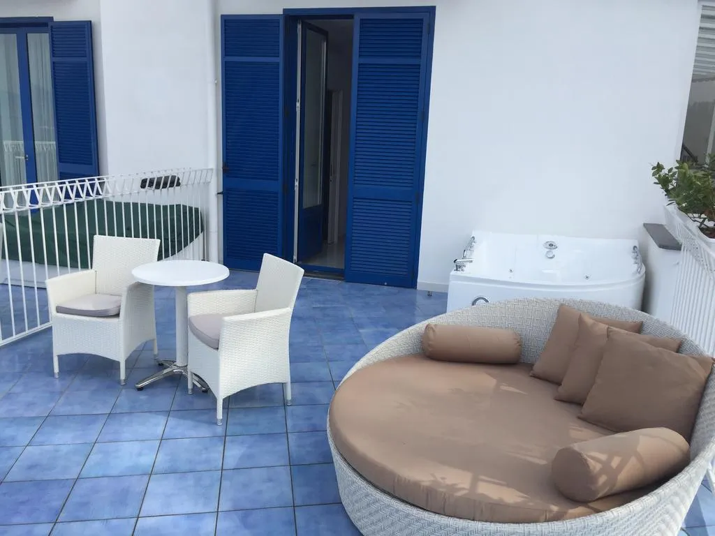 DOUBLE PREMIUM SEA VIEW Room, Boutique Hotel Helios, Naples