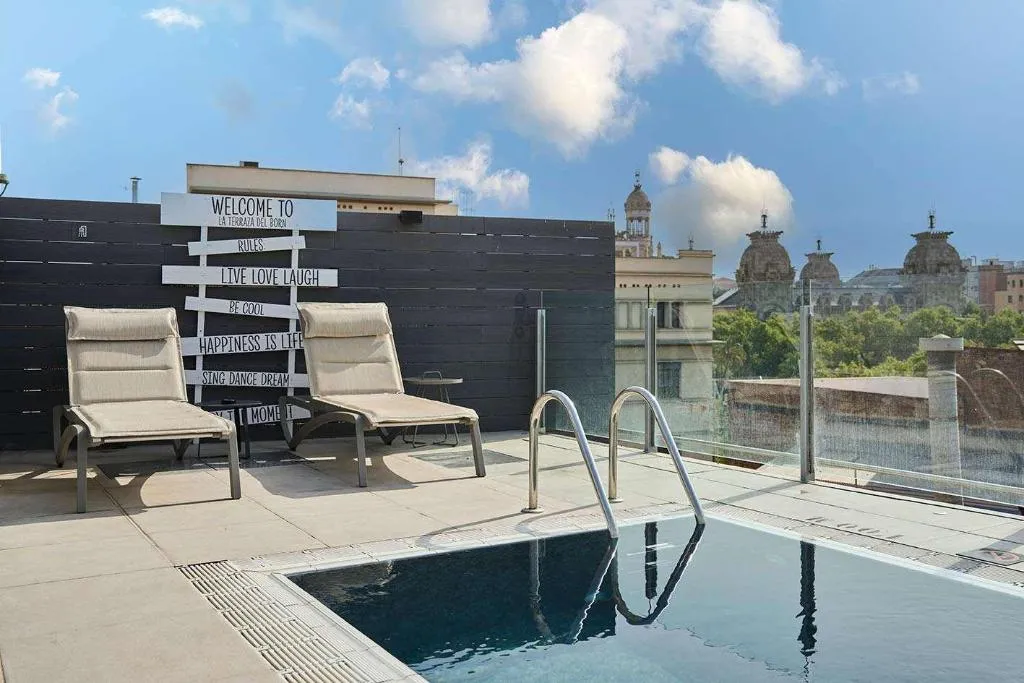 Pool, Catalonia Born, Barcelona