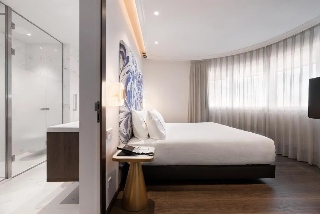 JUNIOR SUITE RIVER VIEW Room, Eurostars Universal Lisboa, Lisbon