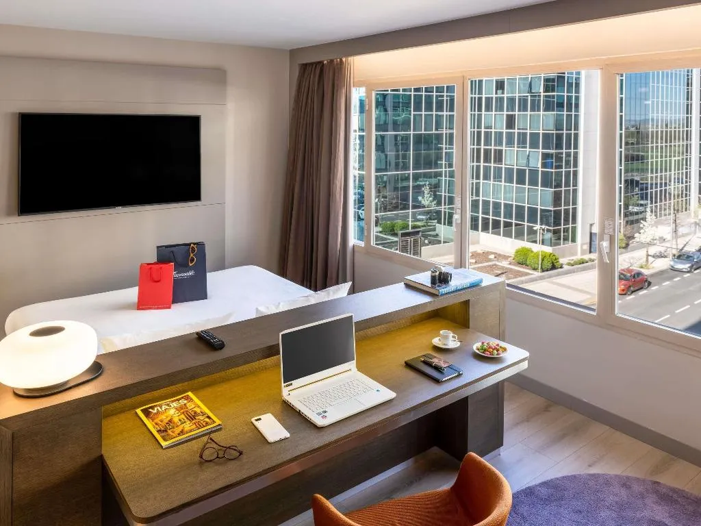 JUNIOR SUITE STANDARD Room, Novotel Madrid Feria and Airport, Madrid