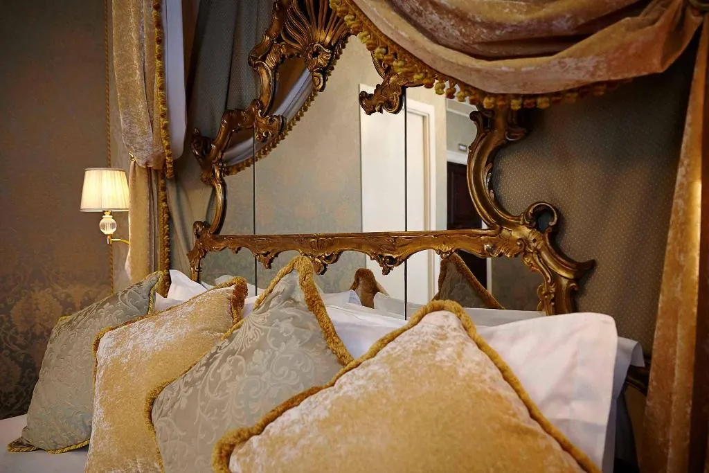 DOUBLE DELUXE Room, Palazzo Paruta, Venice