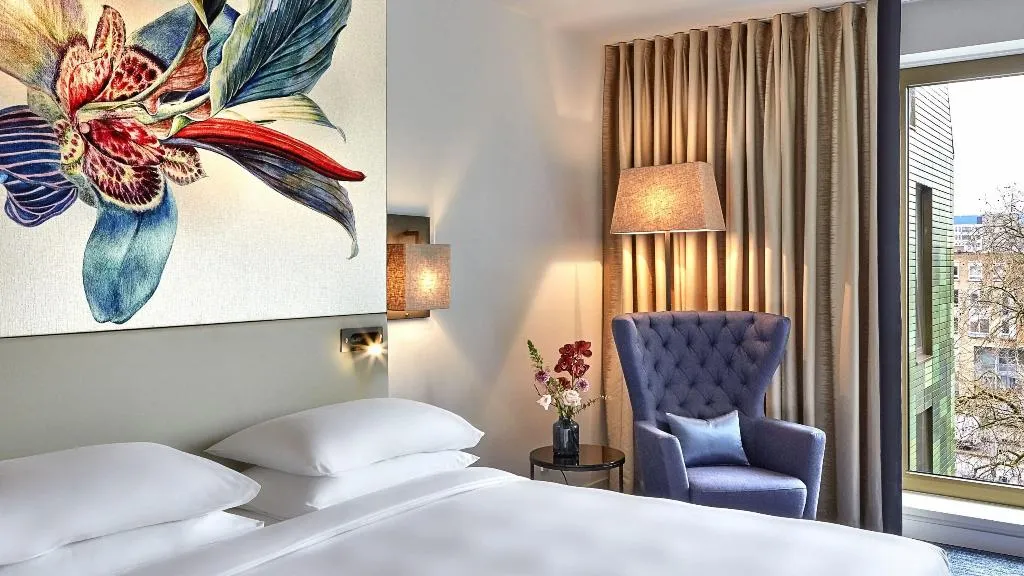 DOUBLE CLUB KING BED Room, Hyatt Regency Amsterdam, Amsterdam
