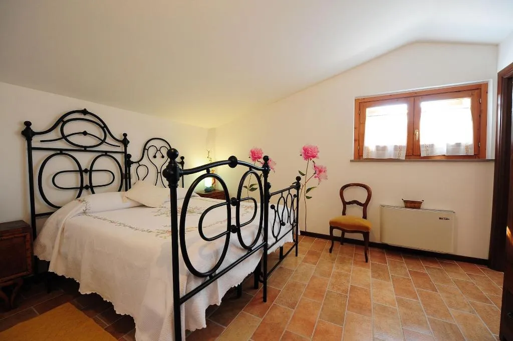 Room, C'era una volta B&B, Umbria