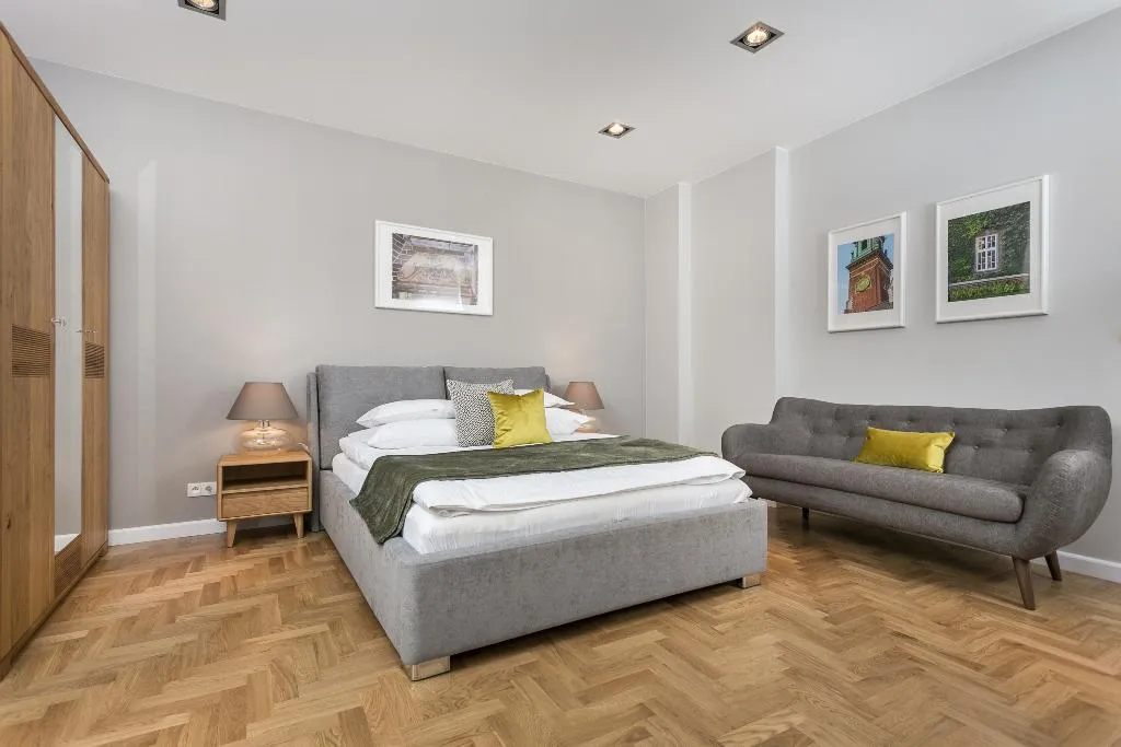 APARTMENT CAPACITY 4 ONE BEDROOM Room, Venetian House Market Square Aparthotel, Krakow