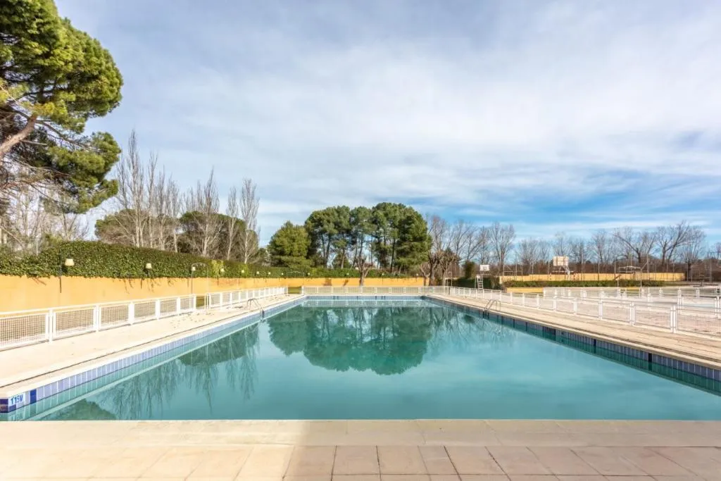 Pool, Crisol Regio, Madrid