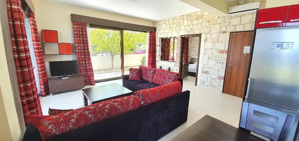 SUITE DELUXE ONE BED Room, Bungalow White Apartments and Suits, Halkidiki