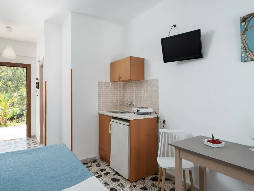 Double or Twin SEA VIEW POOL VIEW Room, Spiros-Soula Family Hotel & Thematic Suites, Crete