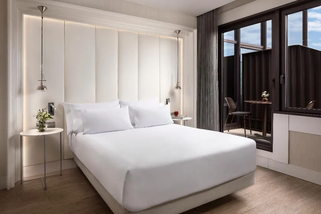 DOUBLE SUPERIOR WITH TERRACE Room, NH Collection Barcelona Gran Hotel Calderón, Barcelona