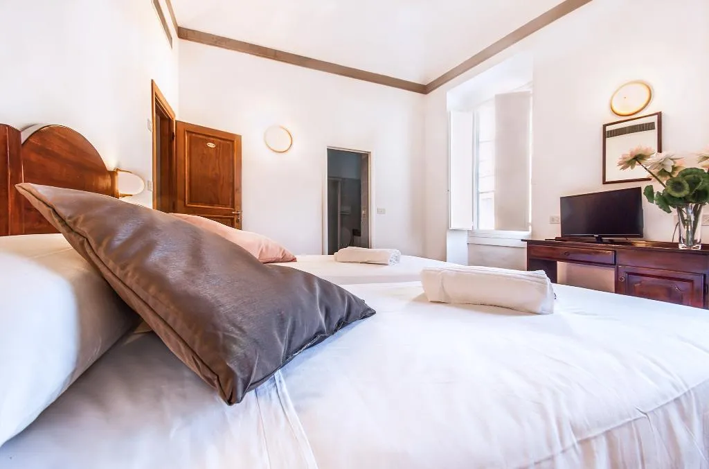 TRIPLE STANDARD Room, Costantini, Florence