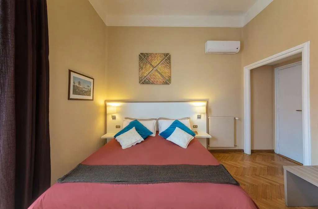 Room, B&B Il Ventre di Napoli, Naples