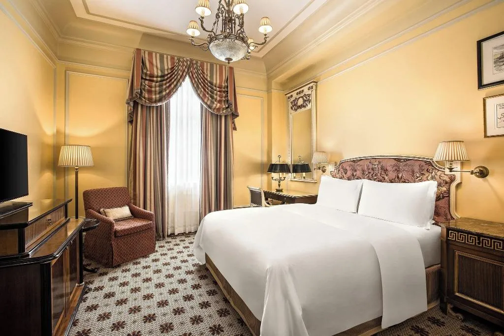 DOUBLE CLASSIC Room, Grande Bretagne, A Luxury Collection Hotel, Athens