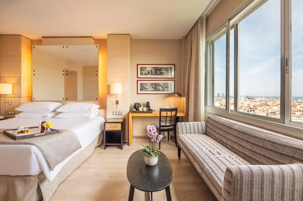 DOUBLE SUPERIOR WITH VIEWS Room, Hesperia Presidente, Barcelona