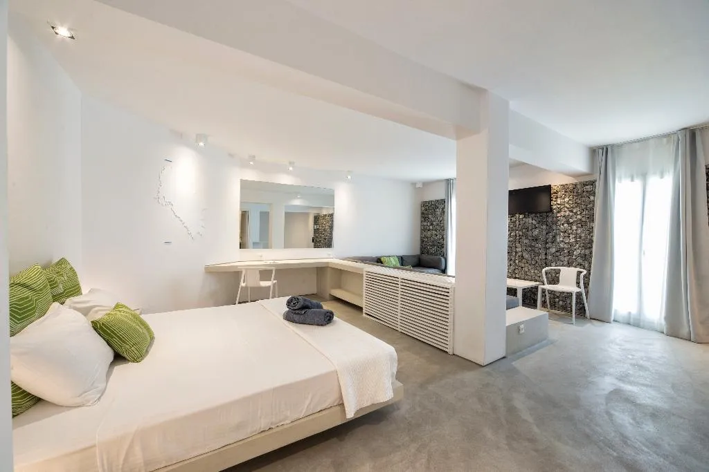 JUNIOR SUITE WITH PRIVATE POOL Room, Relux Ios Hotel, Santorini