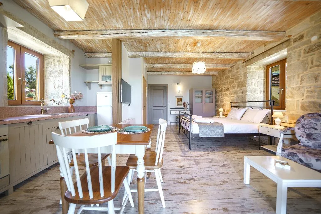 STUDIO CAPACITY 2 Room, Asion Lithos, Crete