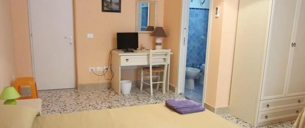 Room, Sikelia, Catania