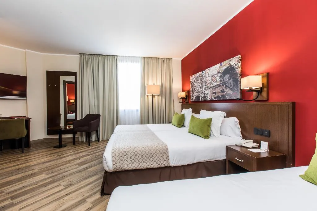 DOUBLE SUPERIOR CAPACITY 3 Room, Leonardo Hotel Barcelona Gran Via, Barcelona