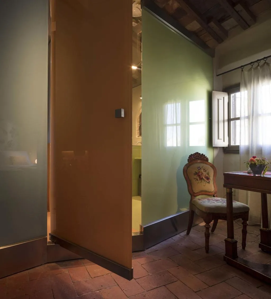 Room, Ottantotto Firenze, Florence