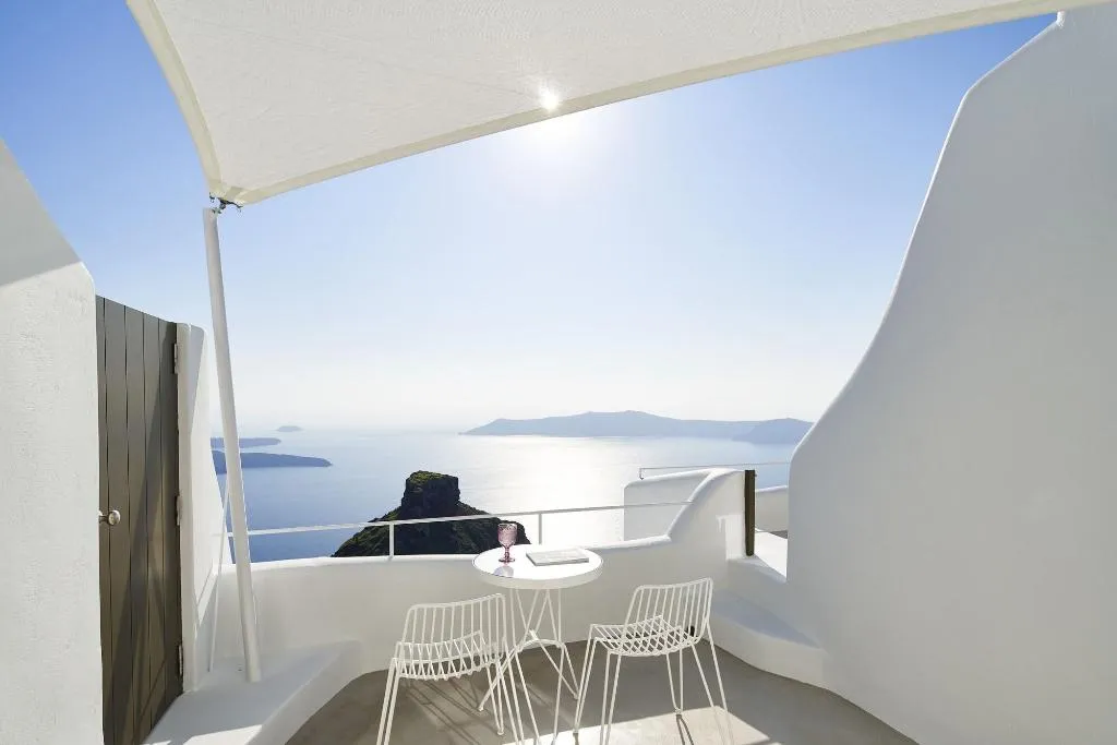 Room, Heavens Edge by Mr and Mrs White, Santorini
