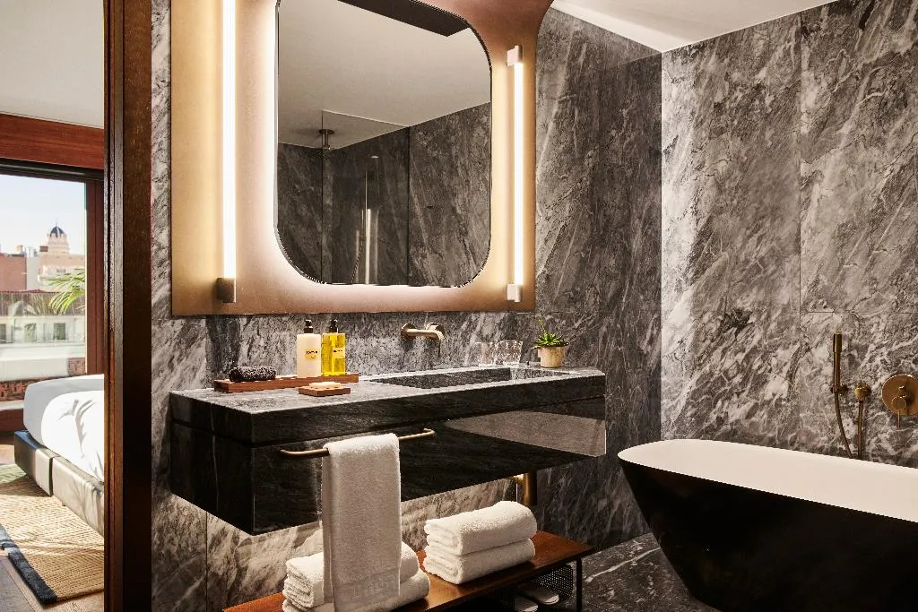JUNIOR SUITE WITH TERRACE Room, Thompson Madrid, part of Hyatt, Madrid