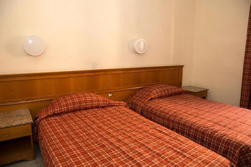 STUDIO CAPACITY 1 Room, Dragonara Apartments, Malta