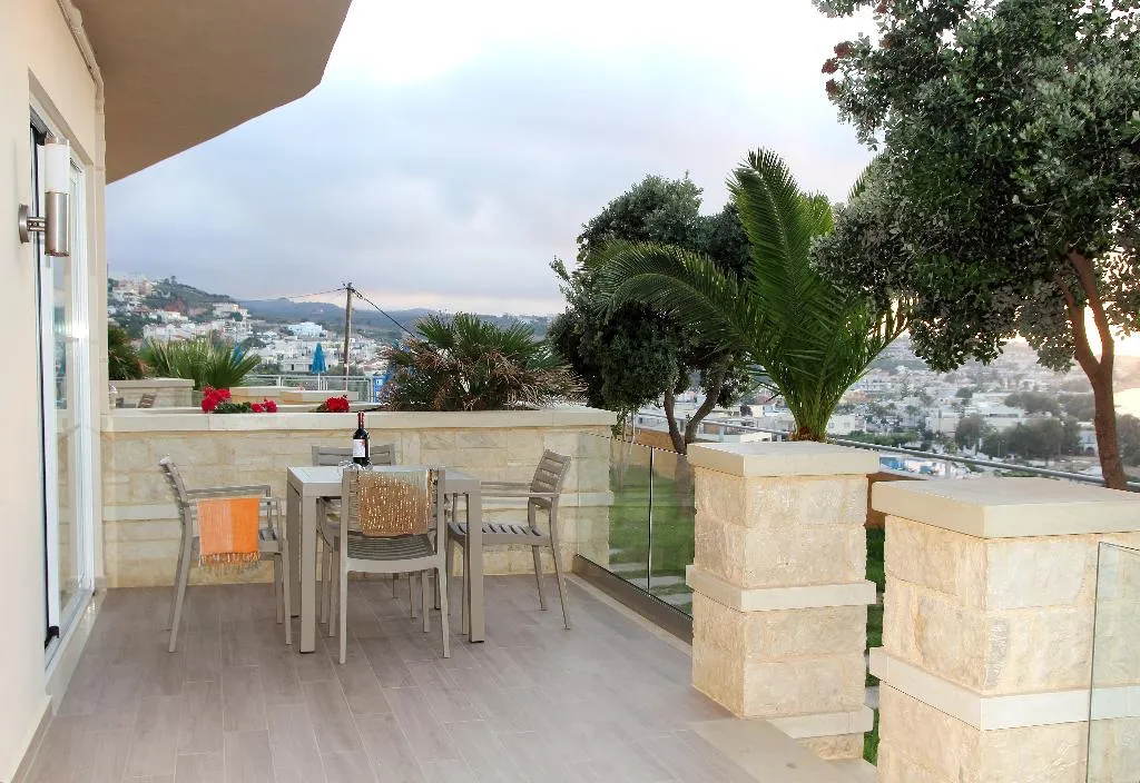 TRIPLE SUPERIOR Room, Renieris Hotel, Crete