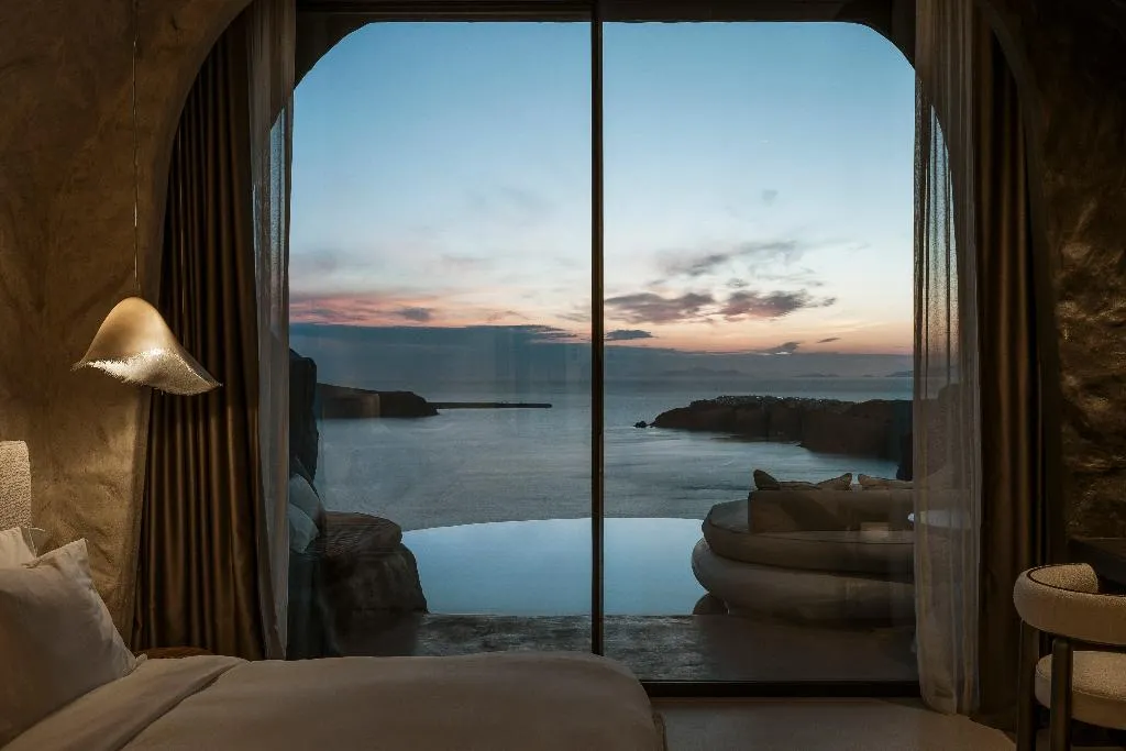 CAVE WITH PRIVATE POOL Room, One Of One Hotel, Santorini