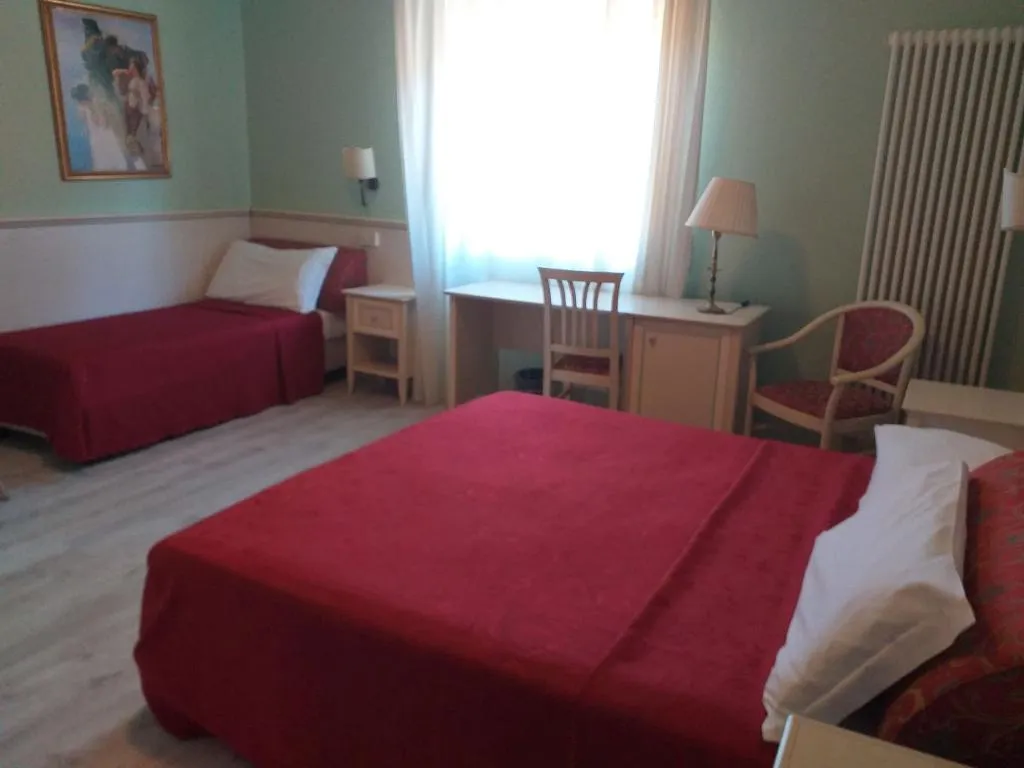 TRIPLE STANDARD Room, Albergo Monna Lisa, Florence