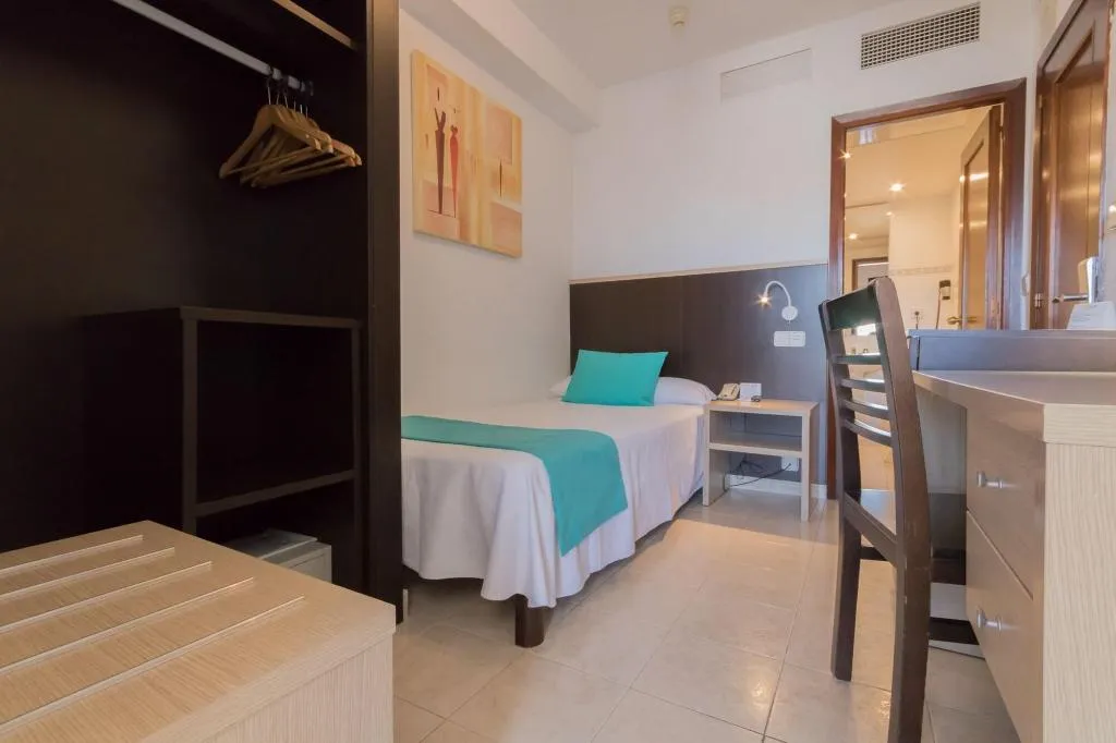 Room, Orosol, Ibiza