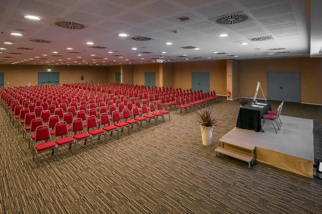 General view, Unahotels Varese, Milan