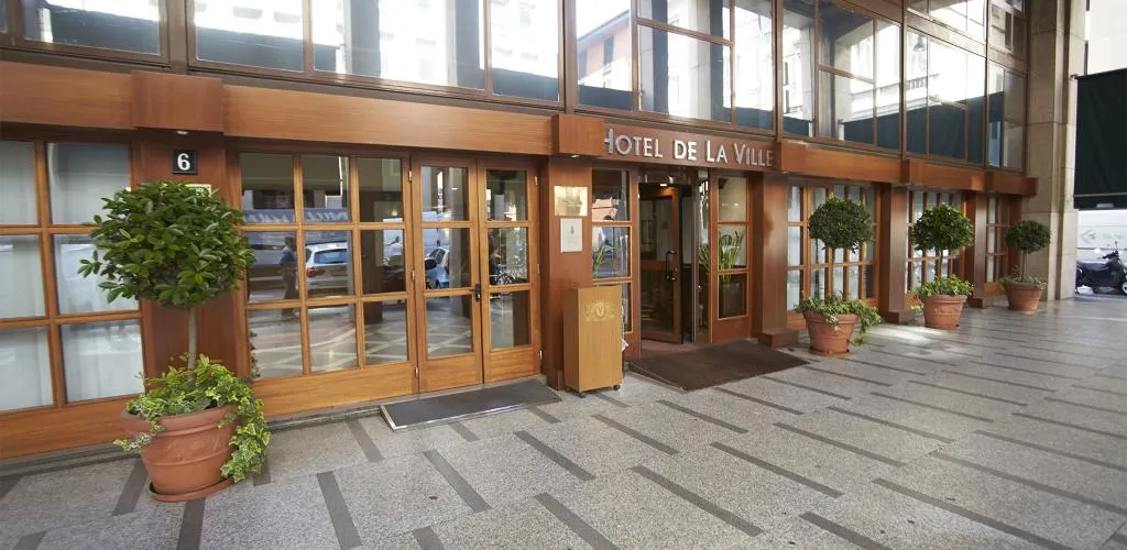 General view, Sina De la Ville, Milan