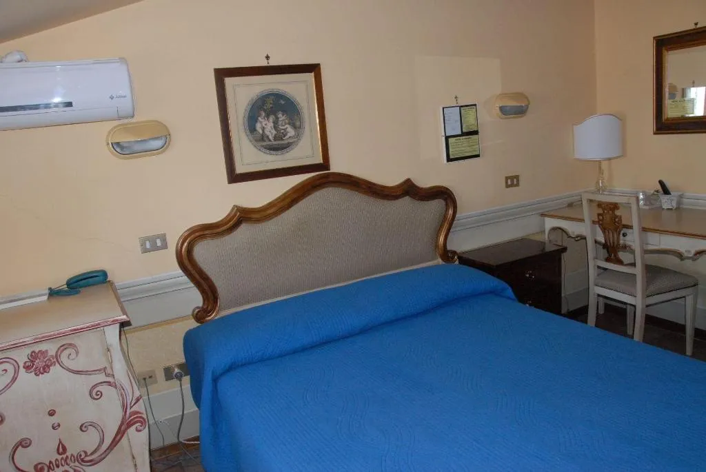 Room, Albergo Panciolle, Perugia