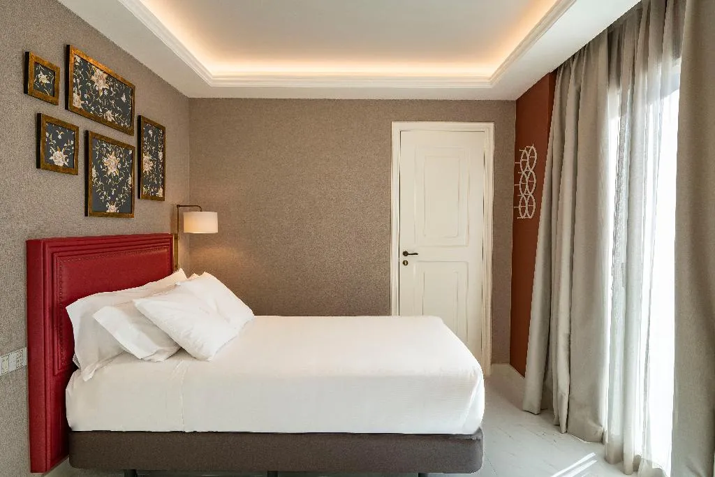 TRIPLE STANDARD Room, Vincci Molviedro, Seville