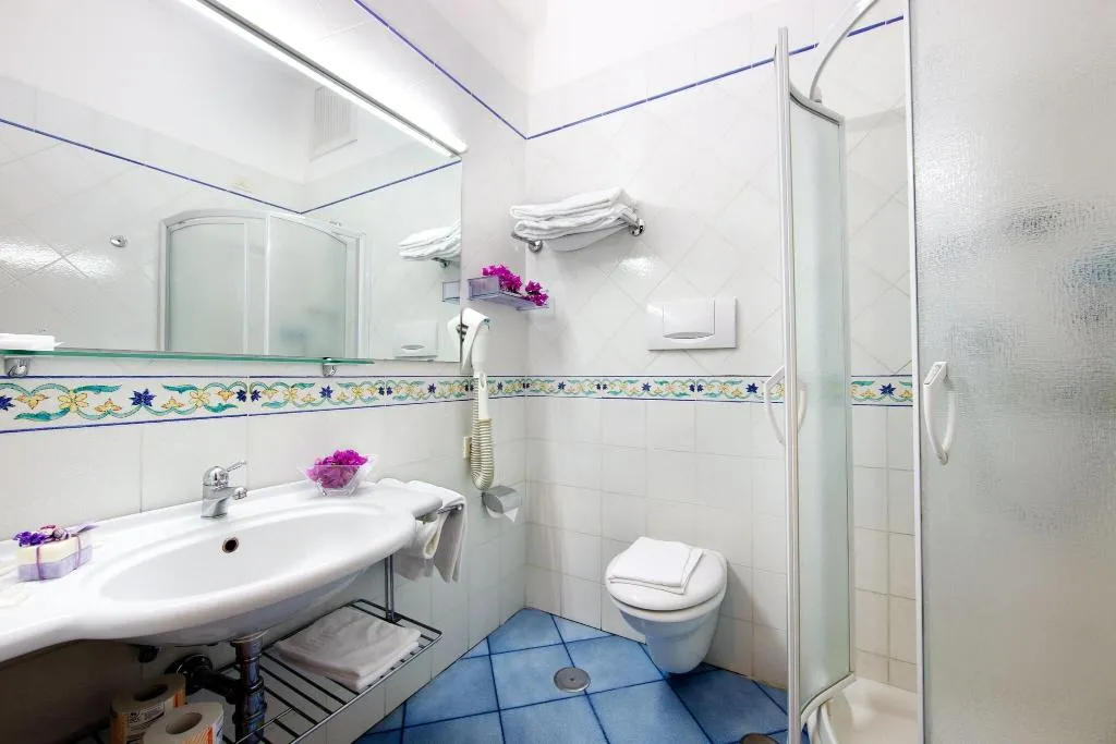TWIN STANDARD Room, Zi' Teresa, Naples