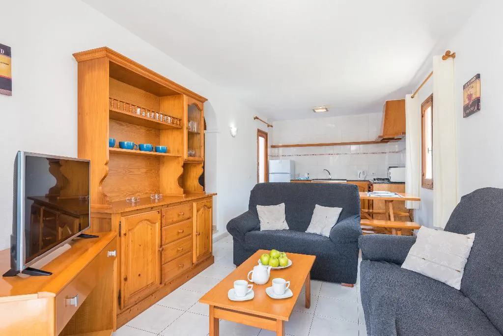 APARTMENT TWO BEDROOMS Room, Las Palmeras n 5, Menorca