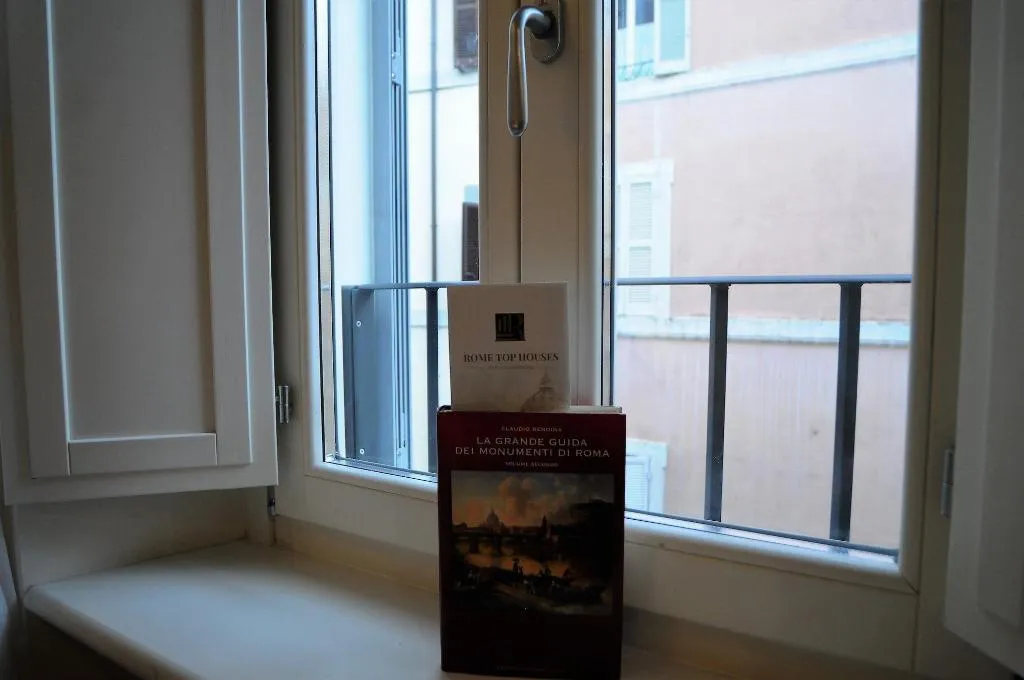 Room, Magia A Trilussa, Rome