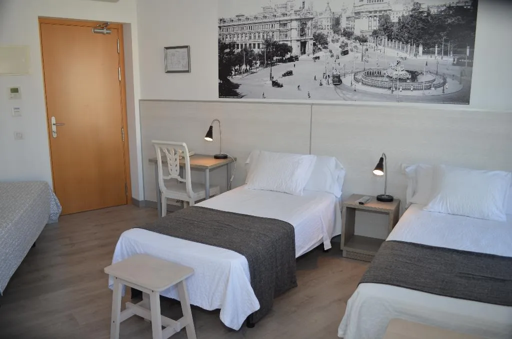 QUADRUPLE STANDARD Room, San Lorenzo, Madrid