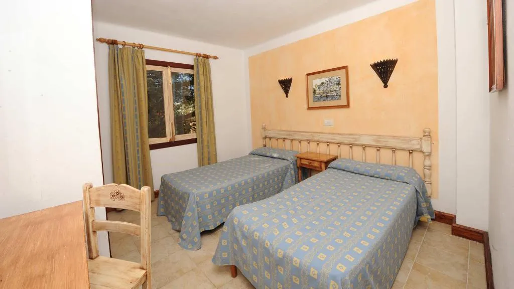 APARTMENT CAPACITY 4 TWO BEDROOMS Room, Playa Ferrera, Majorca