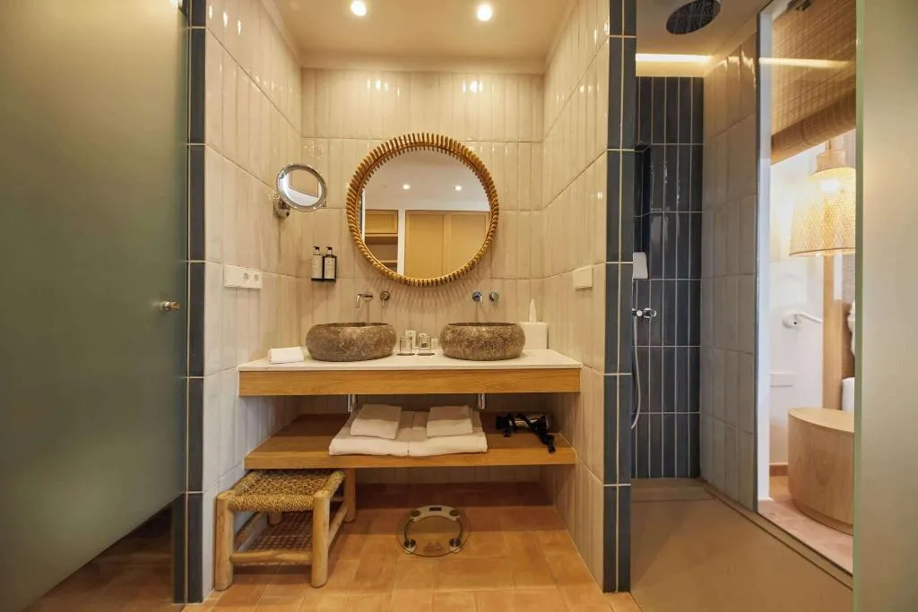 Room, Cala San Miguel Ibiza Res, Curio Colllec by Hilton, Ibiza