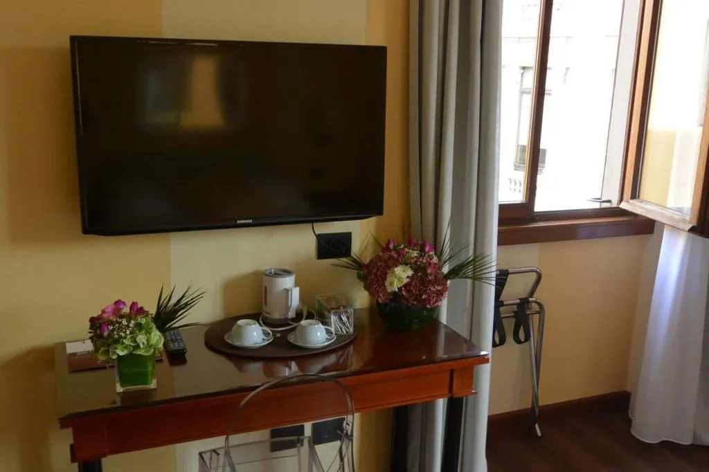 Room, Hotel Gran Duca Di York, Milan