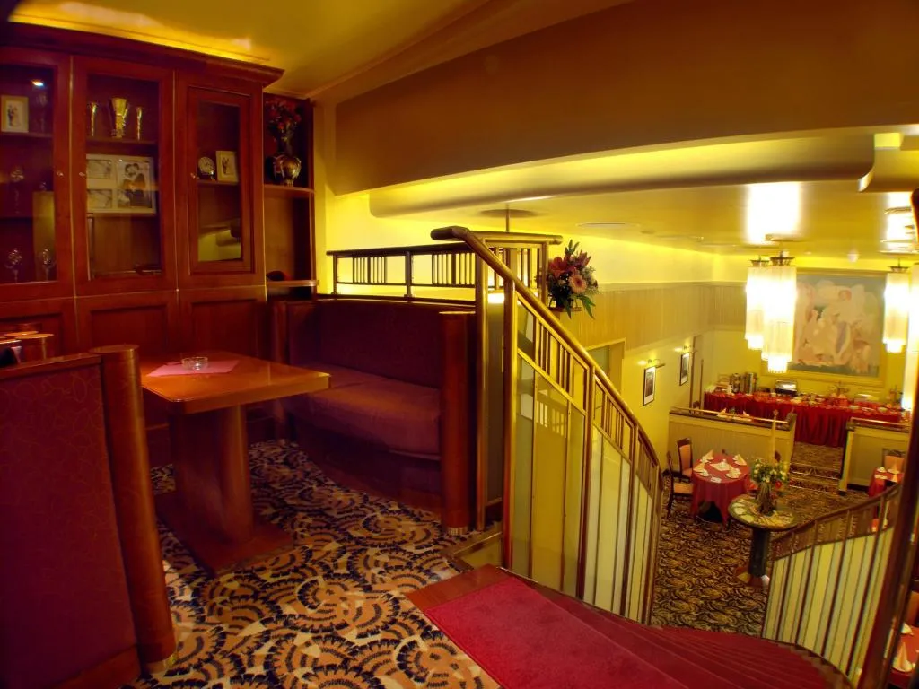 Lobby, EA Hotel Royal Esprit, Prague